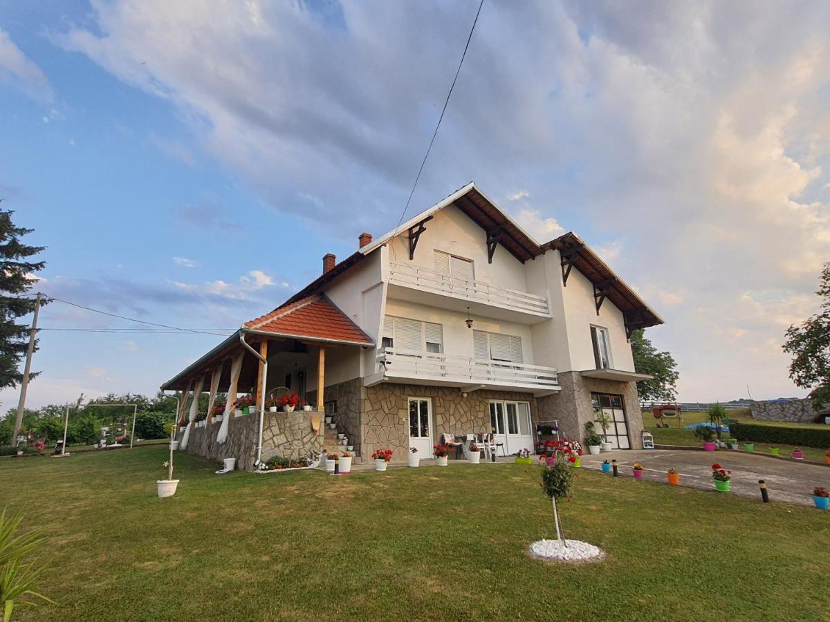 Odmor Na Selu Babajic *